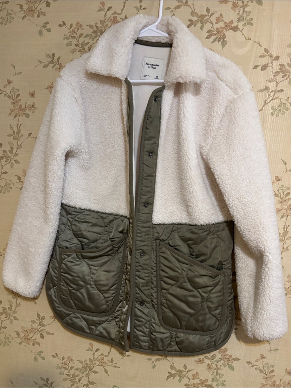 Abercrombie & Fitch Cream Sherpa Jacket with Olive Quilted Panels
